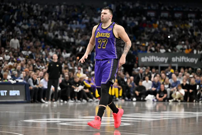 NBA-小牛总经理哈里森引爆续约争议：东契奇超级顶薪悬而未决